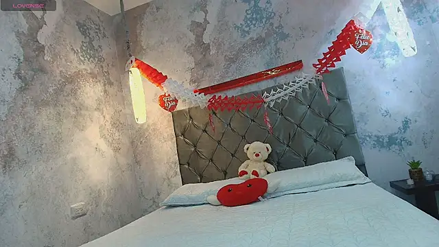 DarcyMooree online show from September 19, 12:42 pm