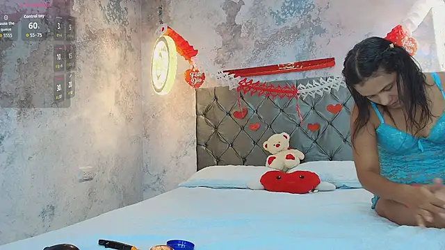 DarcyMooree online show from September 25, 12:55 pm