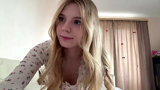 FruityXo online show from April 3, 11:16 am