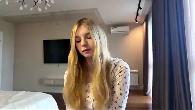 FruityXo online show from March 26, 1:42 pm