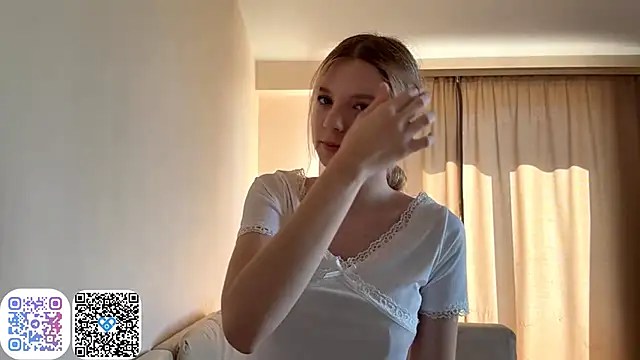 FruityXo online show from September 24, 8:21 am