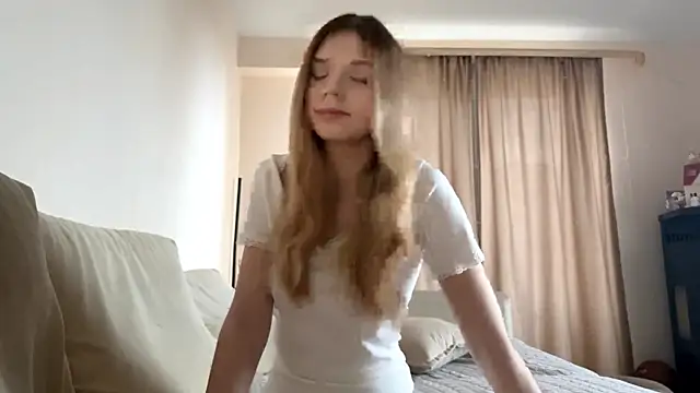 FruityXo online show from December 15, 1:39 pm