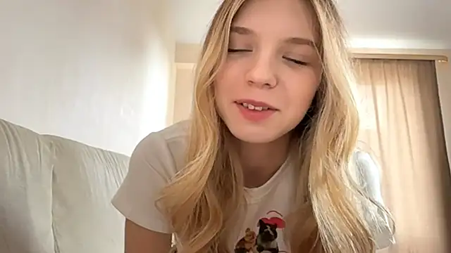 FruityXo online show from October 9, 11:33 am