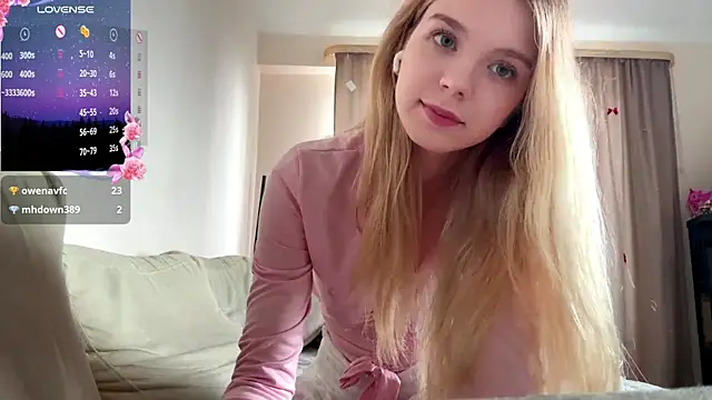 FruityXo online show from April 4, 11:39 am