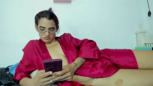 cris dulce online show from April 21, 1:42 am