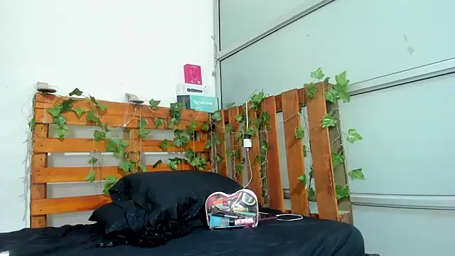 cris dulce online show from April 10, 6:59 pm