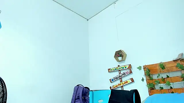 cris dulce online show from February 21, 12:01 am