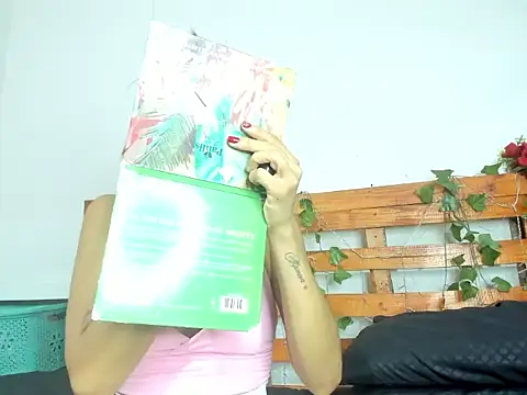 cris dulce online show from February 28, 11:48 pm