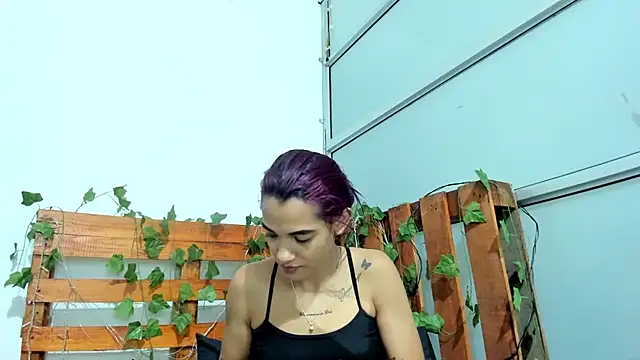 cris dulce online show from February 7, 1:35 am