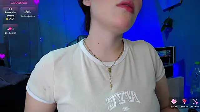 Lulugh  online show from November 13, 7:18 pm