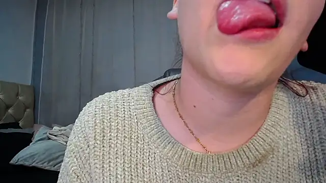 Lulugh  online show from December 3, 7:35 pm