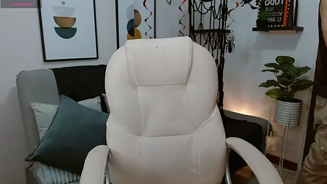 Snapshot of __Damian___ chatting on November 2, 12:15 am Damian online show from November 2, 12:15 am