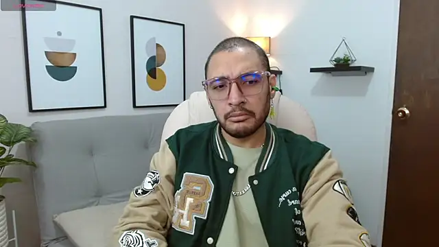 Snapshot of __Damian___ chatting on October 29, 11:47 pm Damian online show from October 29, 11:47 pm