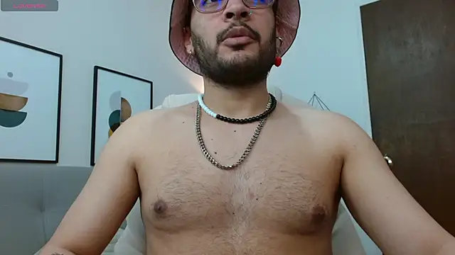 Snapshot of __Damian___ chatting on November 6, 11:09 pm Damian online show from November 6, 11:09 pm