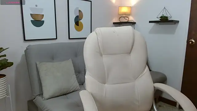 Snapshot of __Damian___ chatting on November 9, 11:09 pm Damian online show from November 9, 11:09 pm