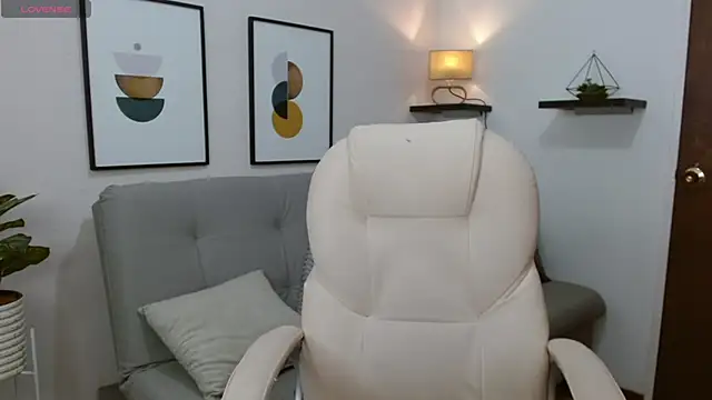 Snapshot of __Damian___ chatting on November 3, 11:30 pm Damian online show from November 3, 11:30 pm