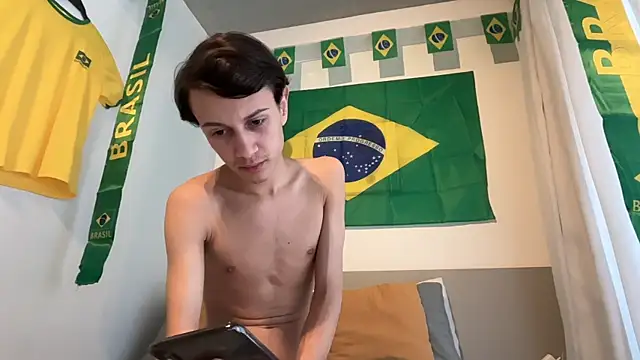 Snapshot of holydirt_luxeno1 chatting on June 14, 6:31 pm holydirt luxeno1 online show from June 14, 6:31 pm