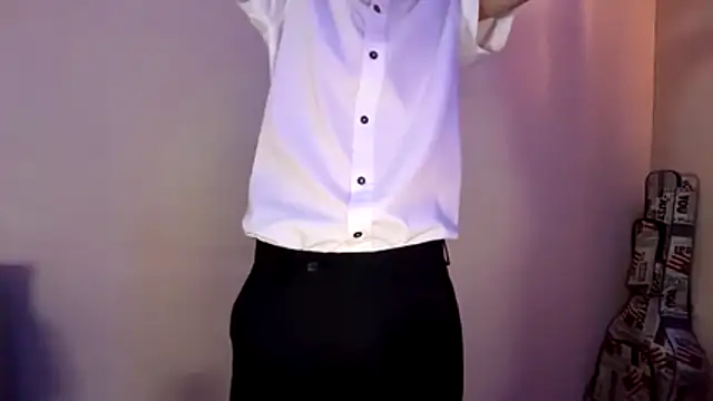 Snapshot of holydirt_luxeno1 chatting on December 14, 12:44 pm holydirt luxeno1 online show from December 14, 12:44 pm