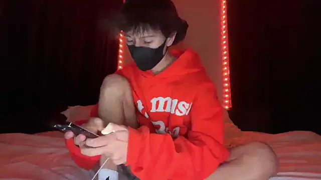 holydirt luxeno1 online show from January 18, 2:31 pm