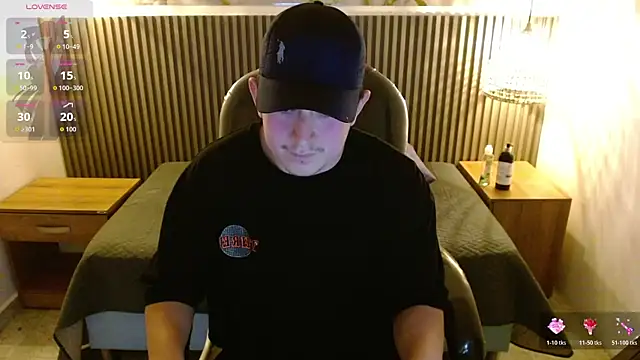 Snapshot of Lancelot_19 chatting on October 24, 4:55 am Lancelot 19 online show from October 24, 4:55 am