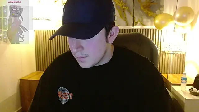 Snapshot of Lancelot_19 chatting on October 22, 8:25 am Lancelot 19 online show from October 22, 8:25 am