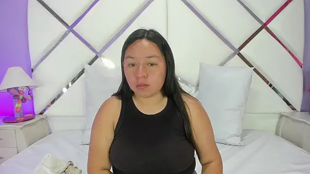 Snapshot of BellaRoux1 chatting on December 4, 12:15 pm BellaRoux1 online show from December 4, 12:15 pm