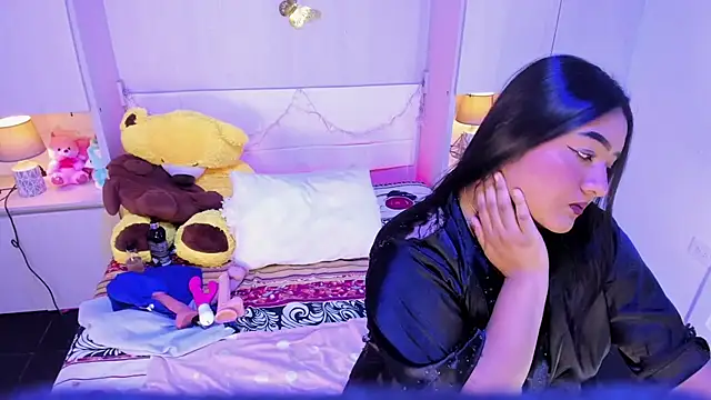 LilyWhitney online show from March 22, 4:05 am