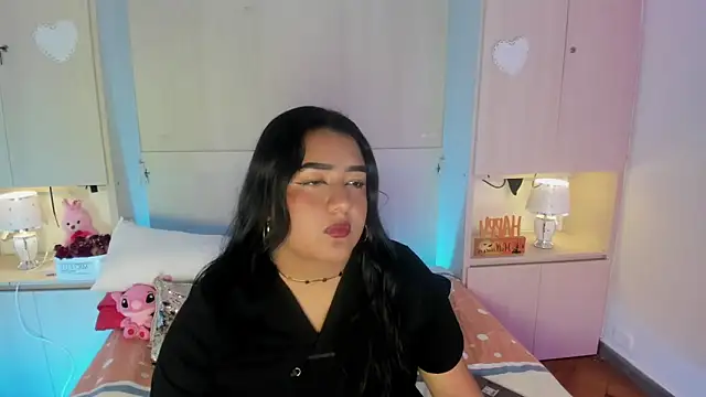 LilyWhitney online show from October 22, 3:50 am