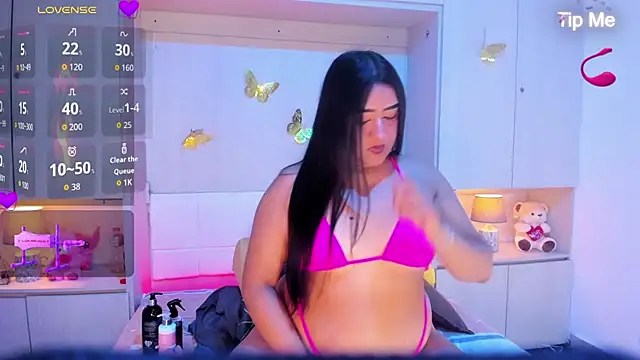 Snapshot of LilyWhitney chatting on February 12, 12:21 am LilyWhitney online show from February 12, 12:21 am