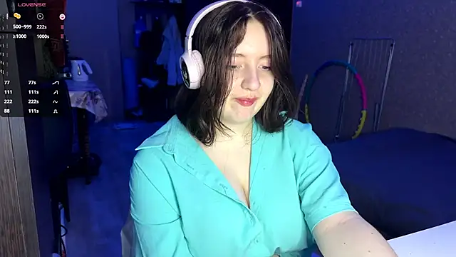 LauretteRagar online show from November 4, 5:39 pm