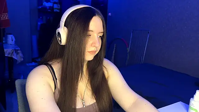 LauretteRagar online show from December 1, 6:31 pm