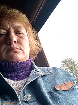 Snapshot of NikaLove49011 chatting on October 19, 8:17 am NikaLove49011 online show from October 19, 8:17 am