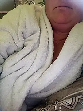 Snapshot of NikaLove49011 chatting on November 3, 7:50 pm NikaLove49011 online show from November 3, 7:50 pm