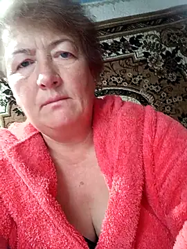 Snapshot of NikaLove49011 chatting on November 6, 6:28 am NikaLove49011 online show from November 6, 6:28 am