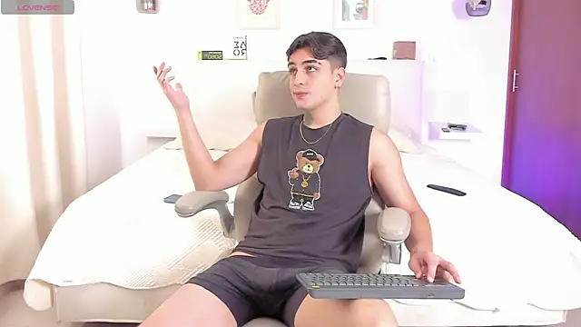 Thiago winteer online show from November 5, 1:42 am