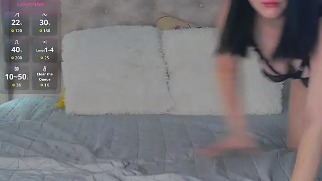 Leah Brooks online show from December 18, 5:12 am