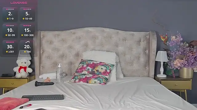 Leah Brooks online show from October 26, 5:08 am