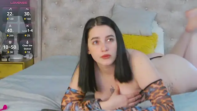 Leah Brooks online show from November 20, 4:57 am