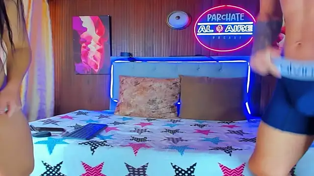 Snapshot of dereck_and_julie chatting on September 28, 8:16 pm dereck and julie online show from September 28, 8:16 pm