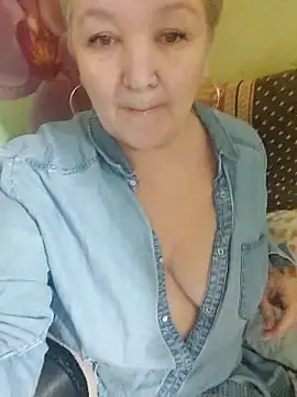 Snapshot of ForgeMeNot51 chatting on December 21, 5:53 am ForgeMeNot51 online show from December 21, 5:53 am