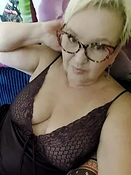 Snapshot of ForgeMeNot51 chatting on November 1, 5:57 am ForgeMeNot51 online show from November 1, 5:57 am