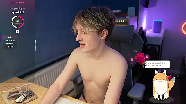 Snapshot of Serxyi chatting on February 8, 6:05 pm Serxyi online show from February 8, 6:05 pm