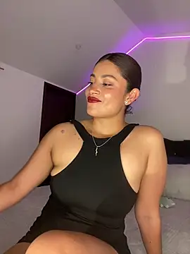 Snapshot of MiaAlarie chatting on January 15, 5:11 am MiaAlarie online show from January 15, 5:11 am