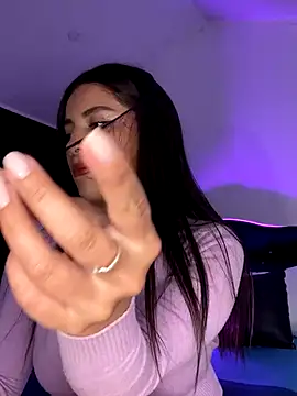 Snapshot of MiaAlarie chatting on November 12, 3:43 am MiaAlarie online show from November 12, 3:43 am