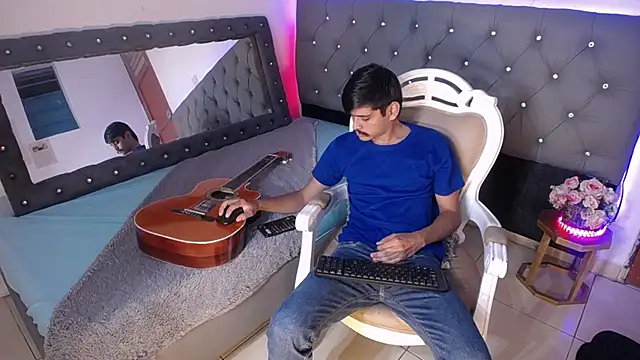 Snapshot of Charlie_Cock_ chatting on September 9, 3:38 am Charlie Cock online show from September 9, 3:38 am