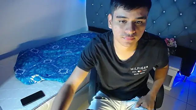 Snapshot of Charlie_Cock_ chatting on November 7, 4:28 am Charlie Cock online show from November 7, 4:28 am