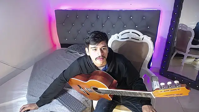 Snapshot of Charlie_Cock_ chatting on September 13, 4:01 am Charlie Cock online show from September 13, 4:01 am