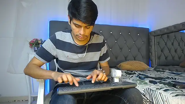 Snapshot of Charlie_Cock_ chatting on September 30, 4:51 am Charlie Cock online show from September 30, 4:51 am