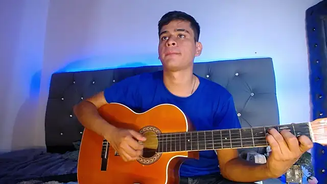 Snapshot of Charlie_Cock_ chatting on November 6, 5:22 am Charlie Cock online show from November 6, 5:22 am