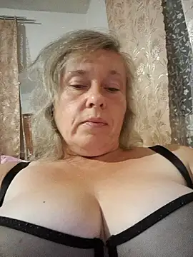 Snapshot of Catherine372311 chatting on September 15, 8:09 pm Catherine372311 online show from September 15, 8:09 pm